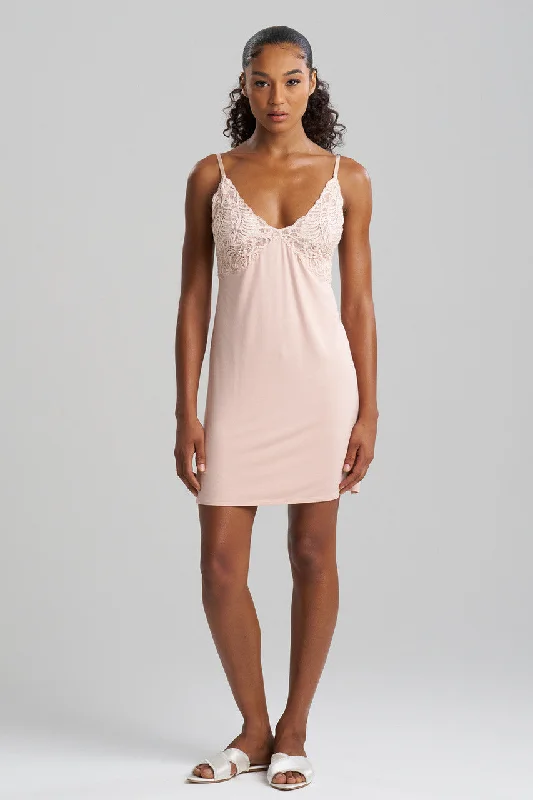 women lounge dress with a unique texture for added visual interestFeathers Essentials Lenzing™ Ecovero™ Viscose Lace Chemise