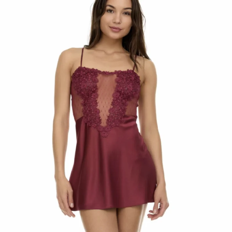 women lounge dress with a machine - washable fabric for easy careFlora Nikrooz Showstopper Chemise 8060 in Wine