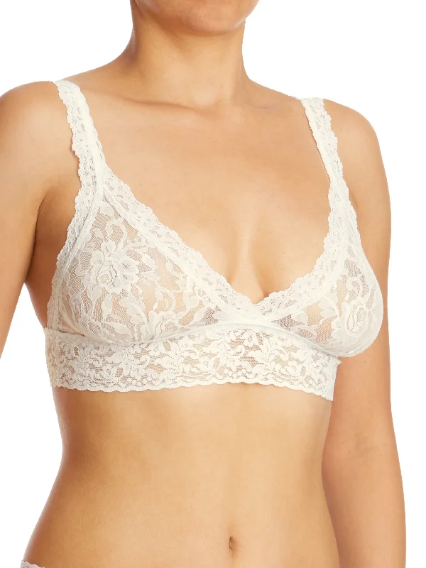 Women's bras with a silk blend for luxurySignature Lace Crossover Bralette Marshmallow